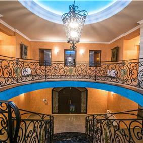 8 bedroom luxury villa with pool near Koutsounari, sleeps 16